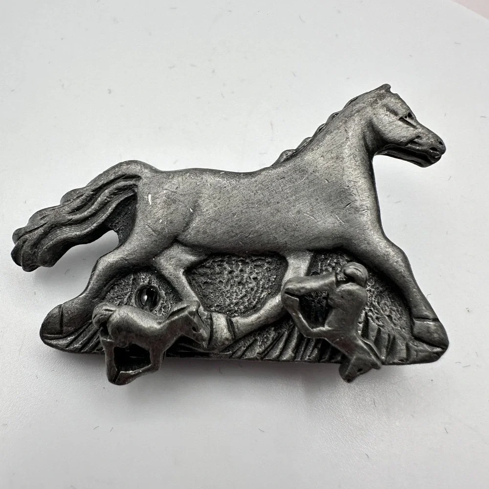 Vintage 90s Pewter Finish Mare Brooch Pin & Stud Earring Set Women's‎ Jewelry
